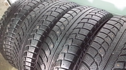 Шины зимние шипованные б/у Matador Sibir Ice 2 MP30 225/65 R17 106T