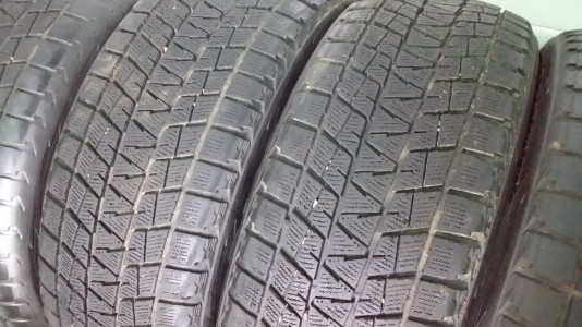 Шины зимние нешипованные б/у Bridgestone Blizzak DM V1 235/55 R18 100R