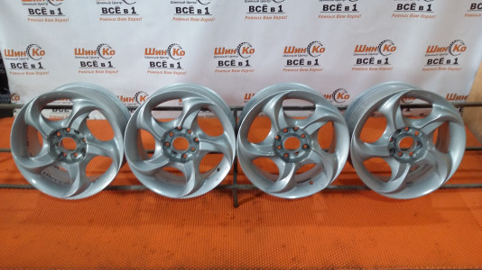 Диск литой б/у MITSUBISHI R15