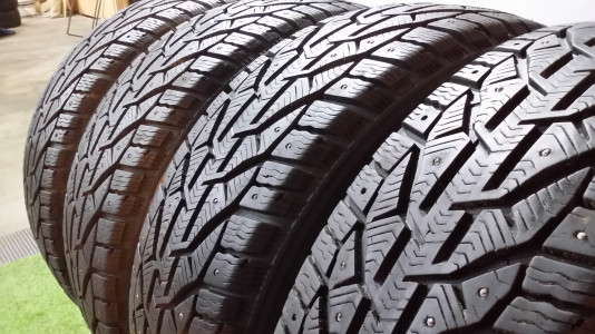 Шины зимние шипованные б/у Tigar Ice SUV 215/60 R17 100T