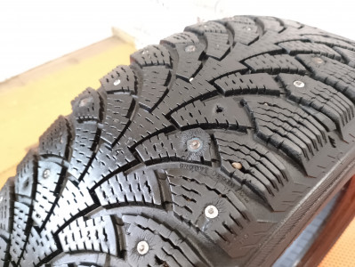 Шины зимние шипованные б/у Nokian Nordman 4 185/65 R15 88T
