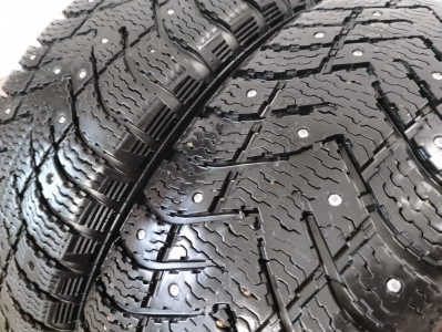 Шины зимние шипованные б/у Cordiant Snow Cross 2 185/65 R15 92T