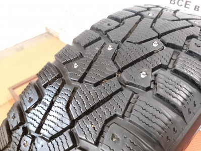 Шины зимние шипованные б/у Pirelli Ice Zero 185/65 R15 92T