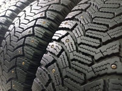 Шины зимние шипованные б/у Cordiant Polar 195/60 R15 88T
