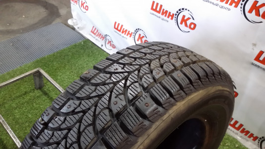 Шины зимние шипованные б/у Bridgestone WT17 175/70 R13 82Q