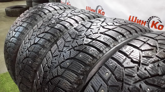 Шины зимние шипованные б/у Bridgestone Blizzak Spike02 215/50 R17 91T